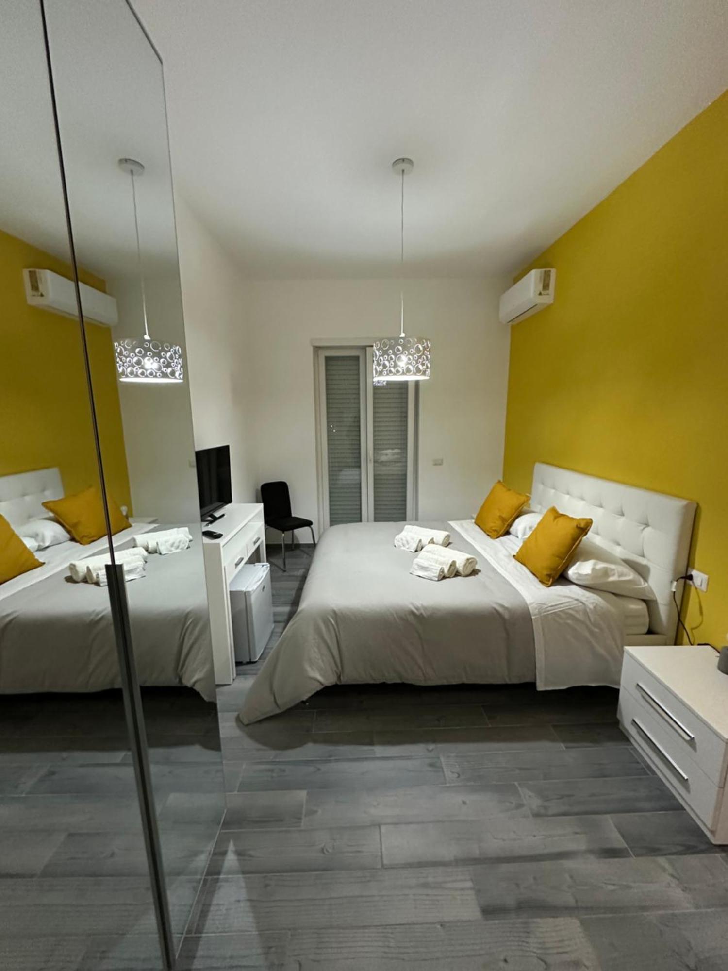 La Parthenope Suites Portici Luaran gambar